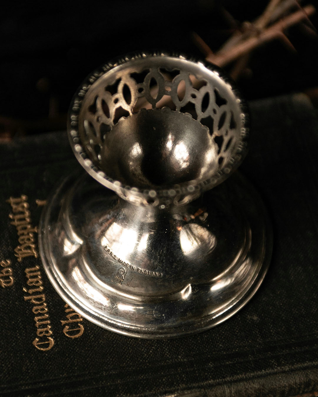 Silver Egg/Crystal Ball Holder