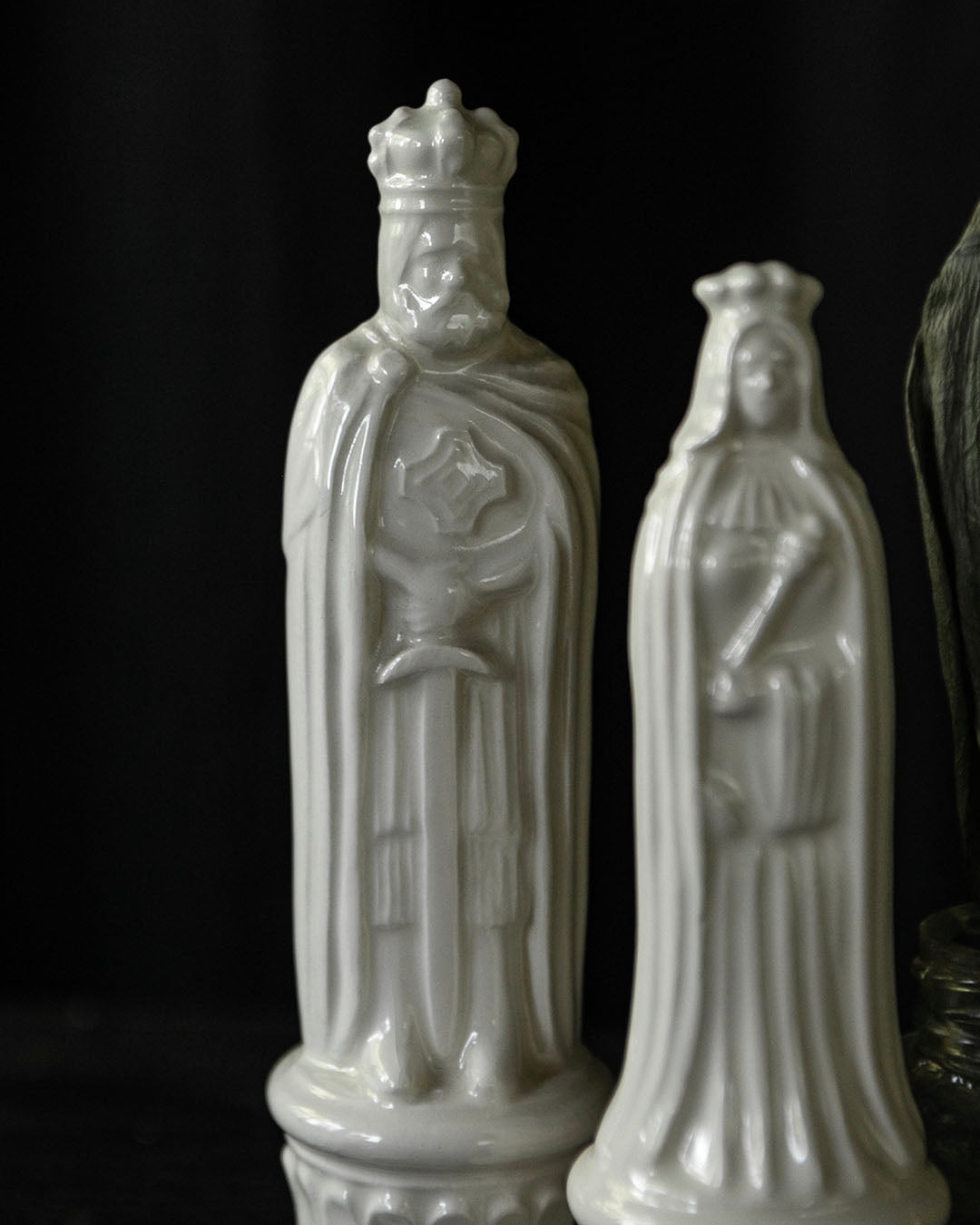 King & Queen Statuettes