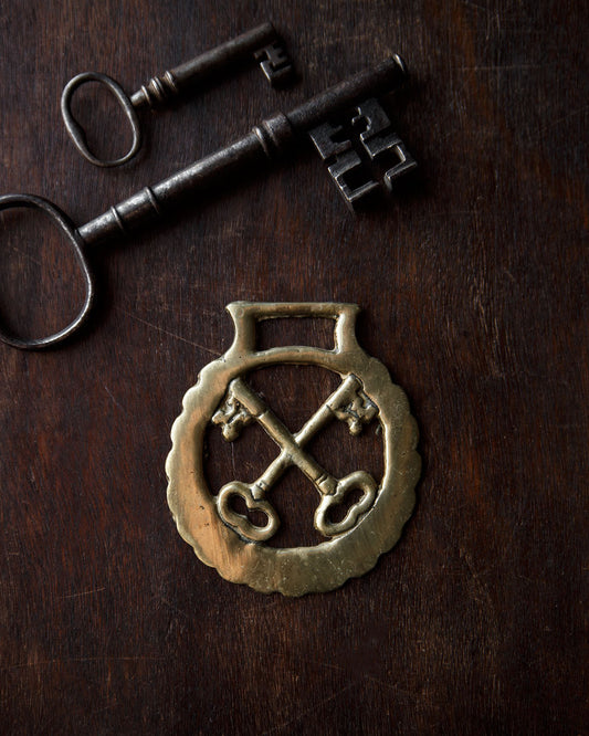 Crossed Keys Horse Brass